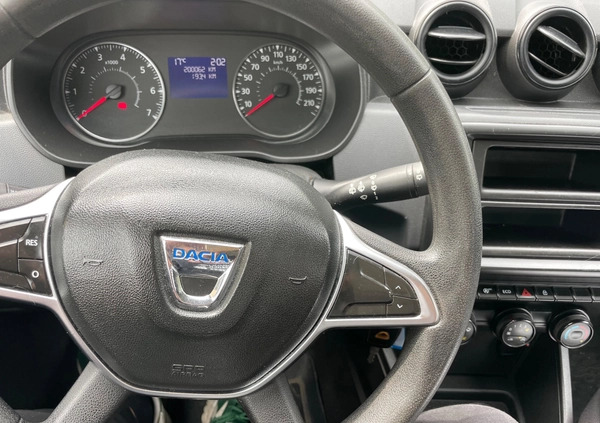 Dacia Duster cena 29793 przebieg: 200000, rok produkcji 2019 z Lesko małe 121